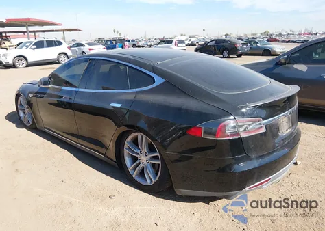 2014 Tesla Model S P85 z USA, uszkodzony, nr VIN 5YJSA1H15EFP52844